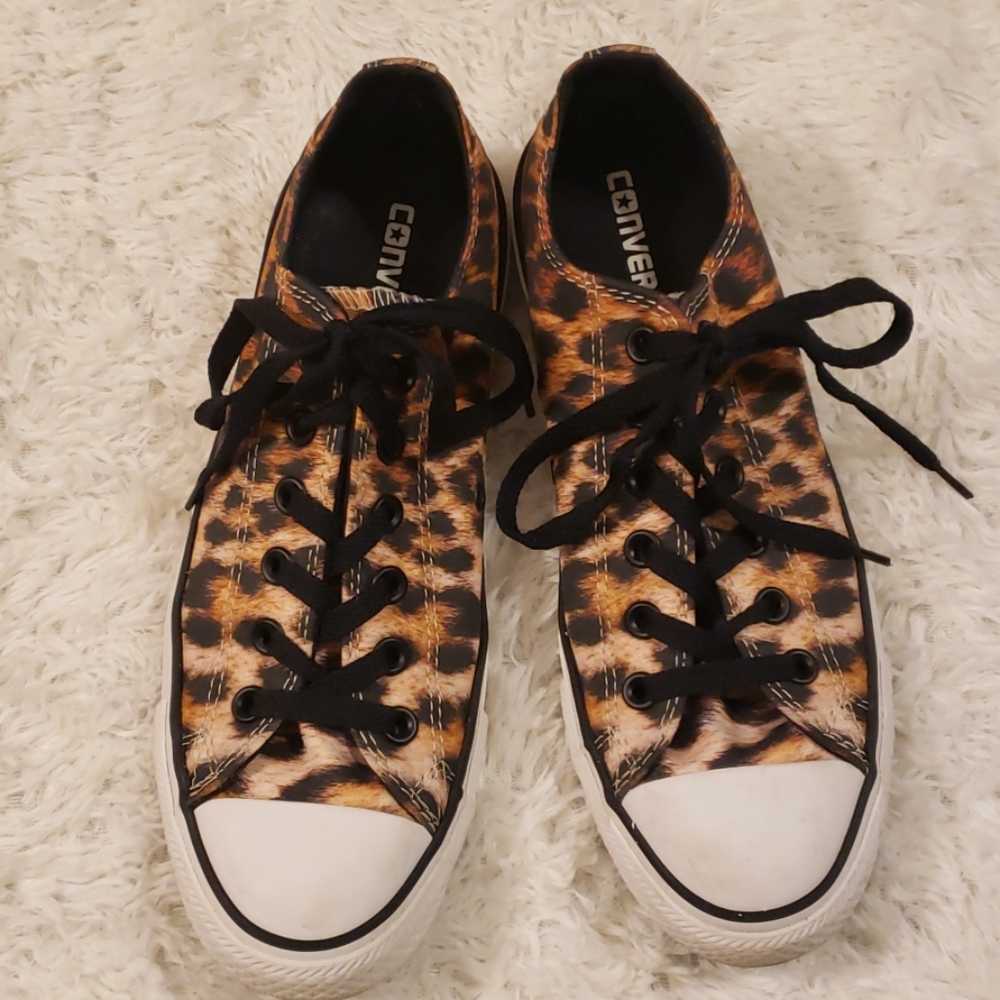 Excellent "Used" Converse Leopard Sneakers